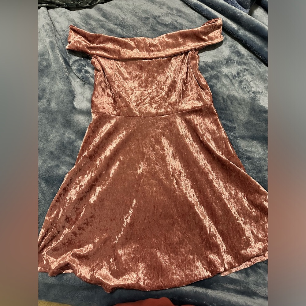 Lulus over the shoulder velvet mini dress